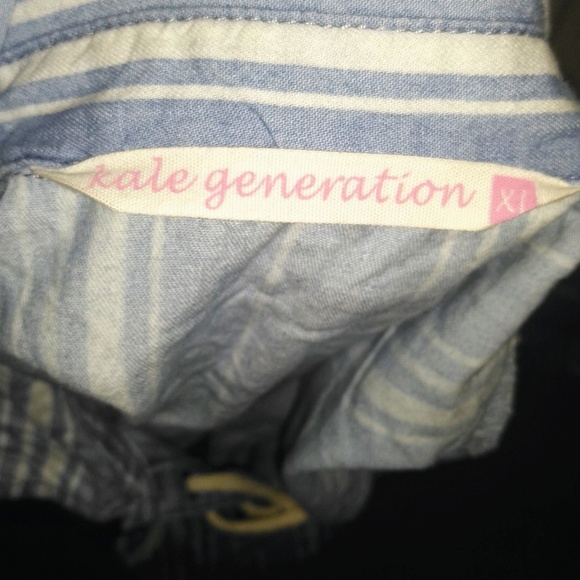 Sleeveless high low fringed hem shirt - Picture 3 of 5